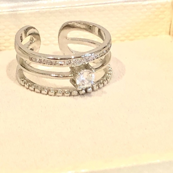 Ashlynn Avenue Aurora White Gold Trio Wrap Ring - Picture 3 of 8